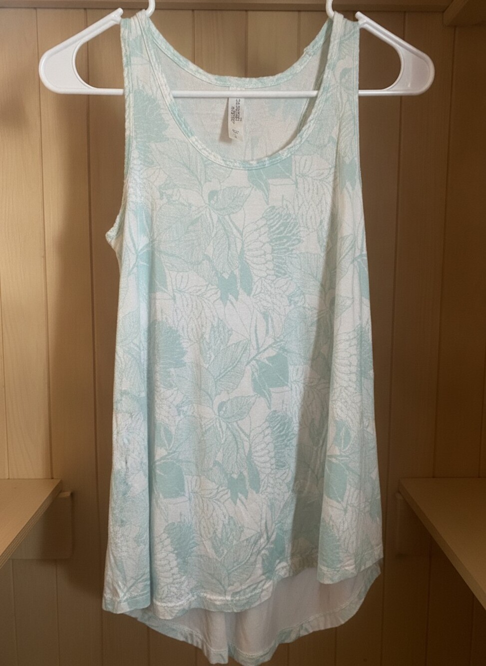 Tranquil & True Floral Tank Top Green L NWT